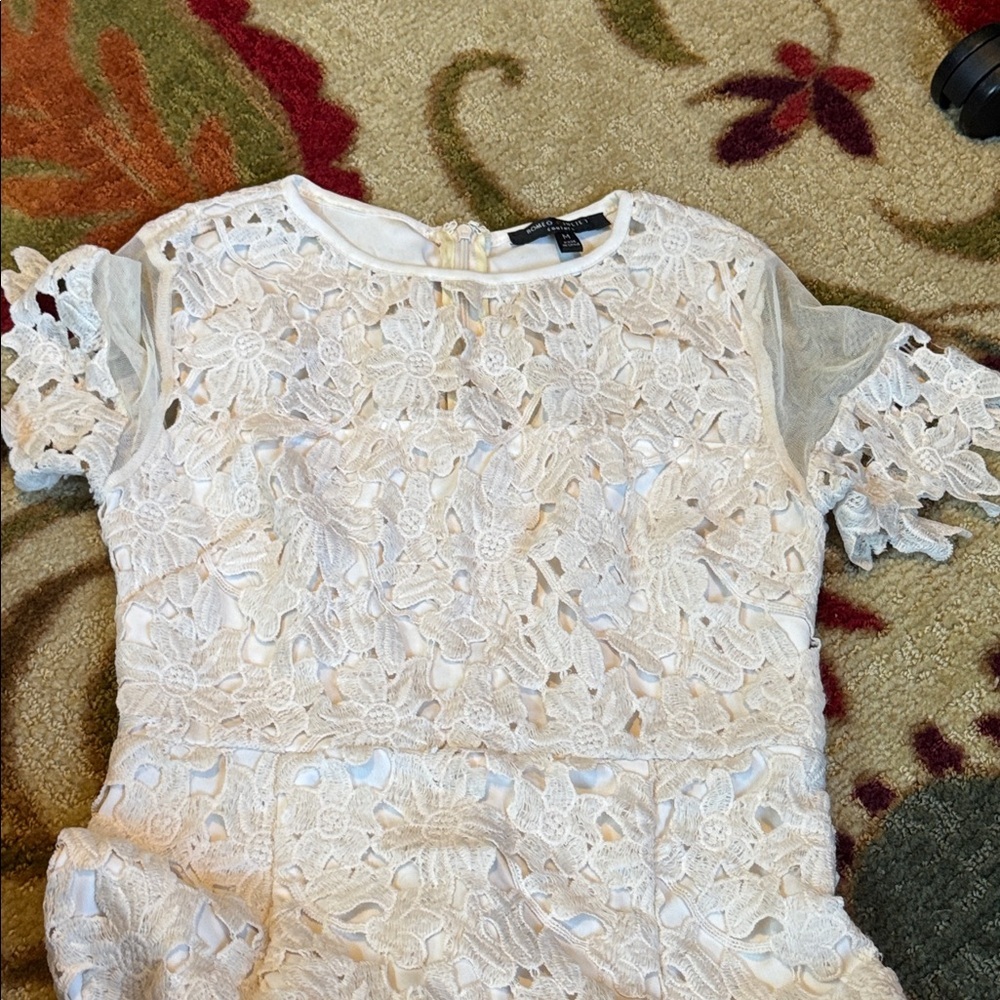 Romeo + Juliet Couture Cutout Lace Dress - Picture 4 of 13